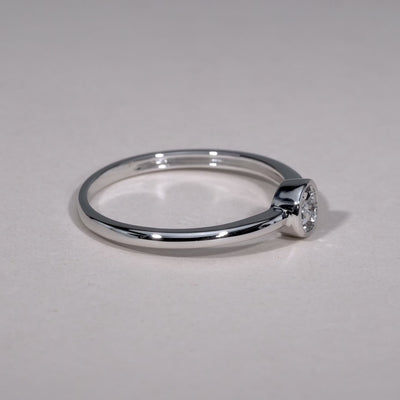 Round Shaped Illusion Diamond Ring